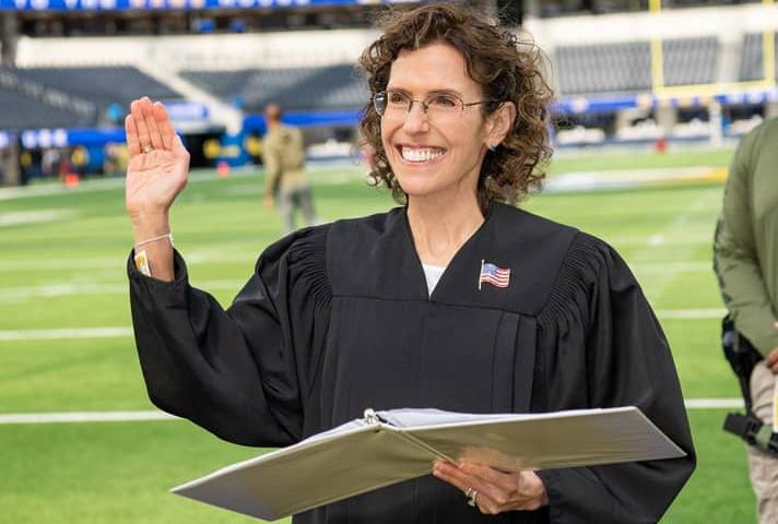 U.S. Bankruptcy Judge Sandra R. Klein administers the Oath of Allegiance to new U.S. citizens.